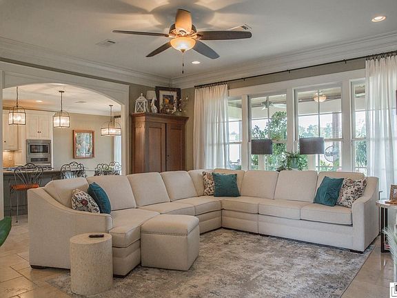 3rd image of 1819 Toulouse Cir