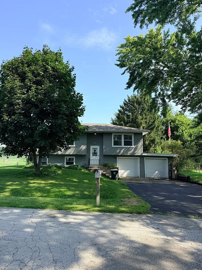 4 bed, 1746 sqft, $2,975 — Photo 1