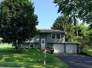 6 Marlin Dr, Oswego, IL 60543