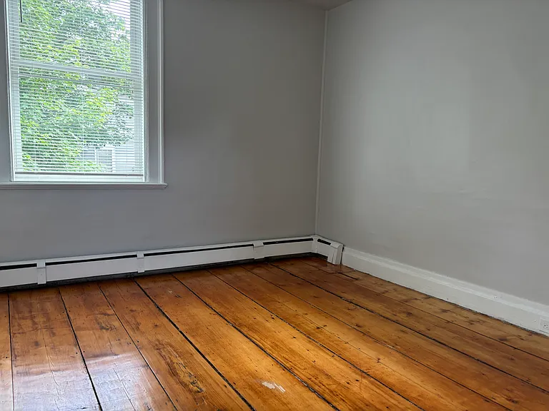 36 Market St #4 — Photo 6