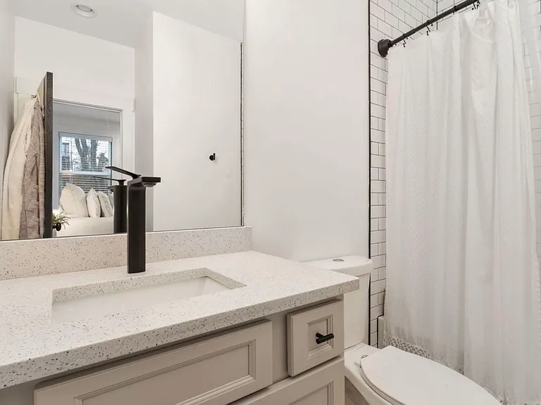 1813 Delta Ave — Photo 7
