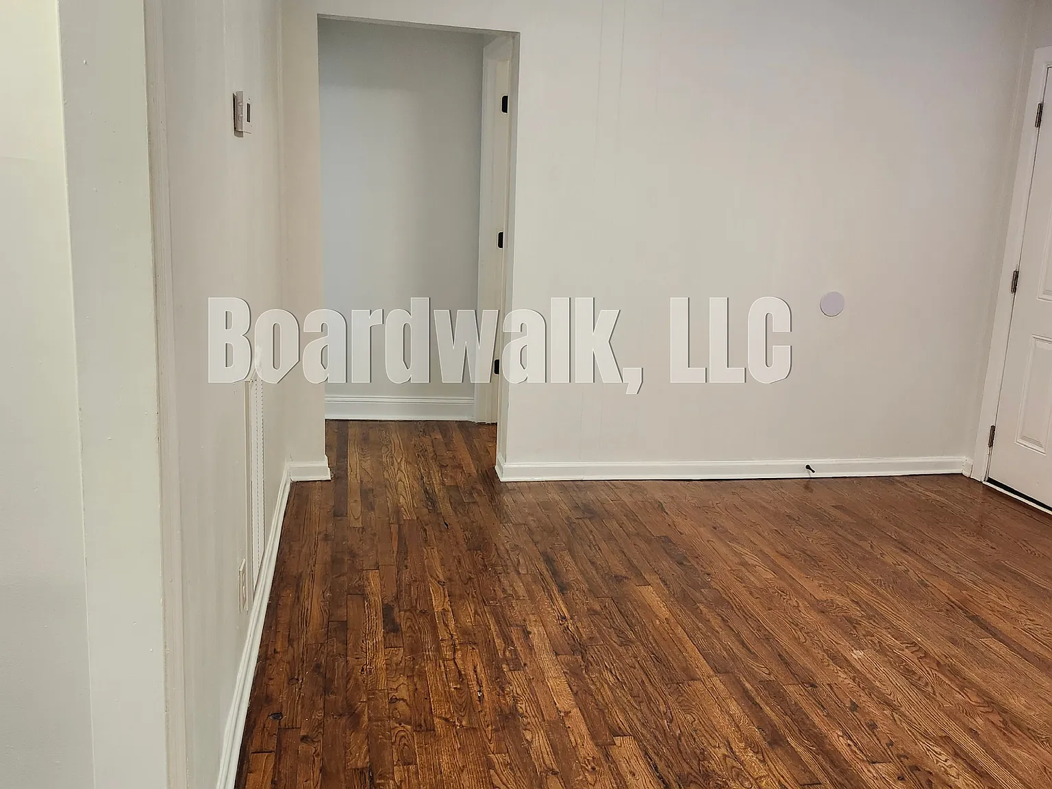 3 bed, 900 sqft, $1,325 — Photo 4