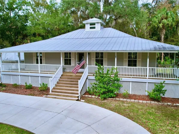 1575 NW 6th St, Crystal River, FL 34428