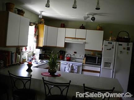 Living Room
						:
						Gas fireplace