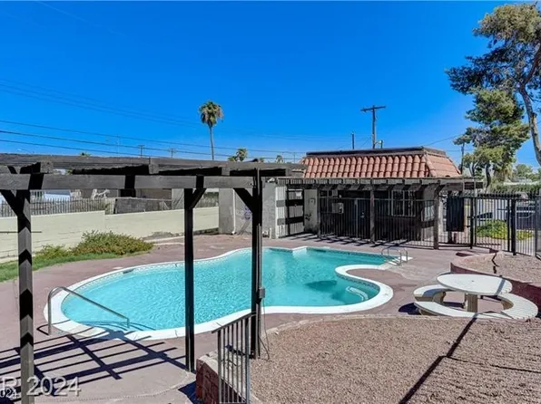 1390 Vegas Valley Dr APT 37, Las Vegas, NV 89169