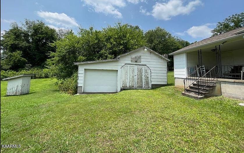 2nd image of 2423 Duncan Rd