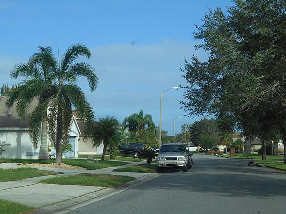 4th image of 3041 Saint Augustine Dr