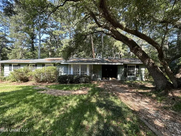 5327 Hartsdale Dr, Jackson, MS 39211
