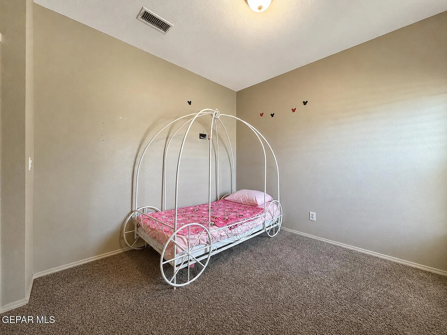 4 bed, 2.0 bath, 1373 sqft, $1,725 — Photo 3