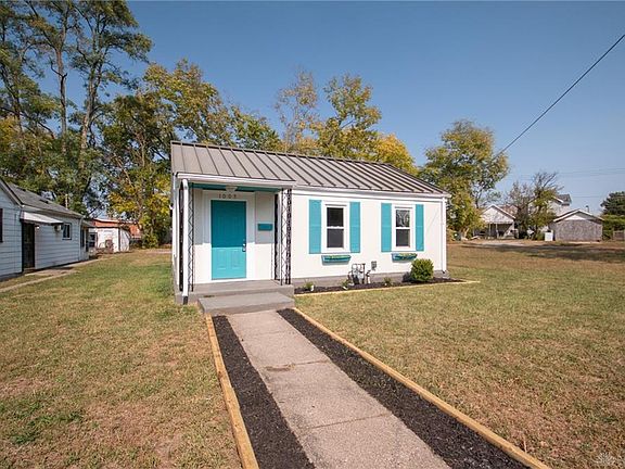 3rd image of 1005 Centennial St