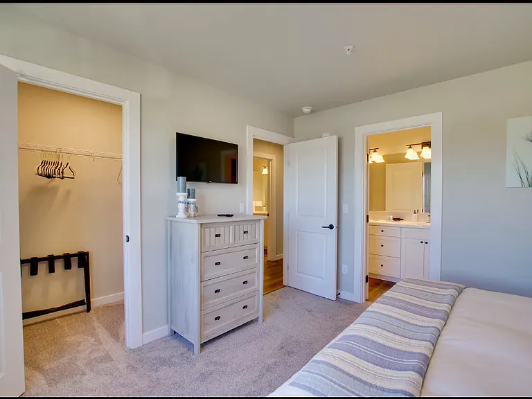 210 Tyler Ln #101 — Photo 12