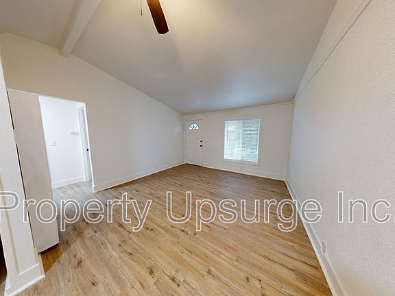 4th image of 1074 Bond St #1078