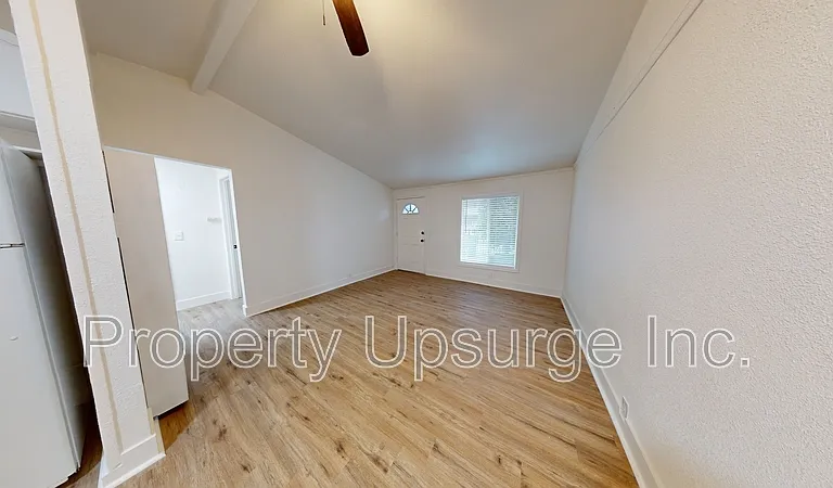 1074 Bond St #1078 — Photo 4