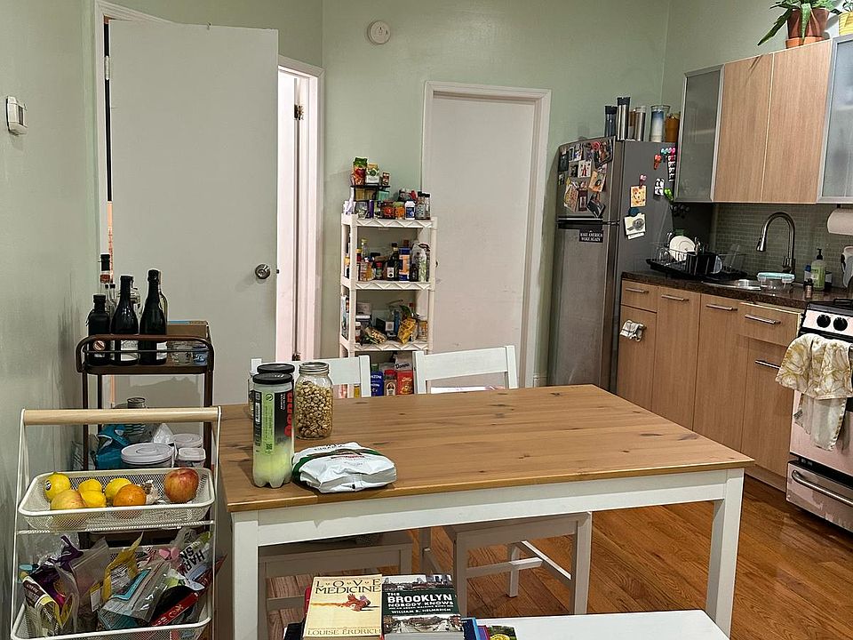 1st image of 240 Vernon Ave APT 2