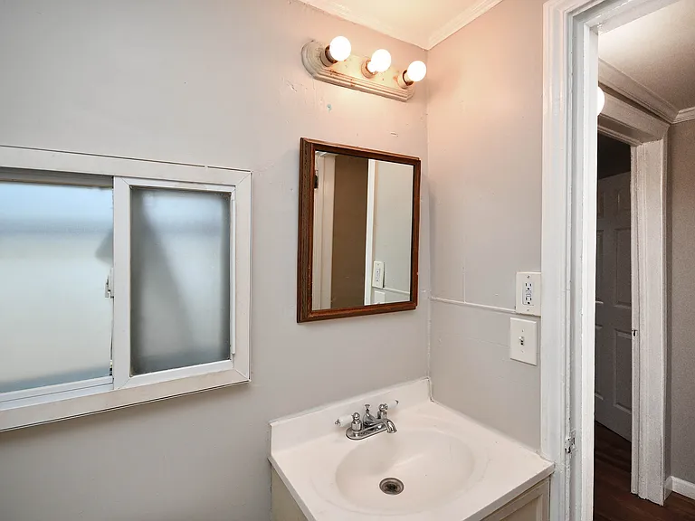 81 Wallace St — Photo 27