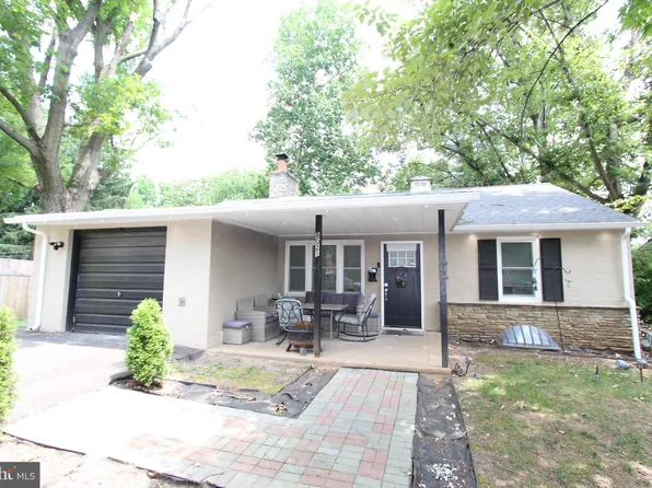 8021 Hammond Rd, Cheltenham, PA 19012