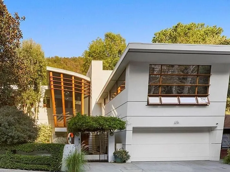 3600 Mandeville Canyon Rd — Photo 32