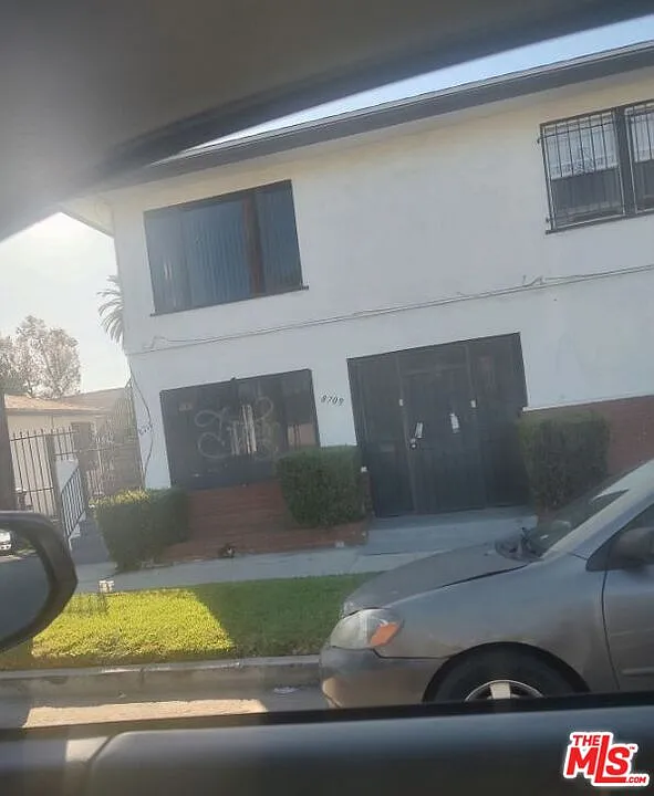 1 bed, 1.0 bath, 2916 sqft, $1,700 — Photo 3