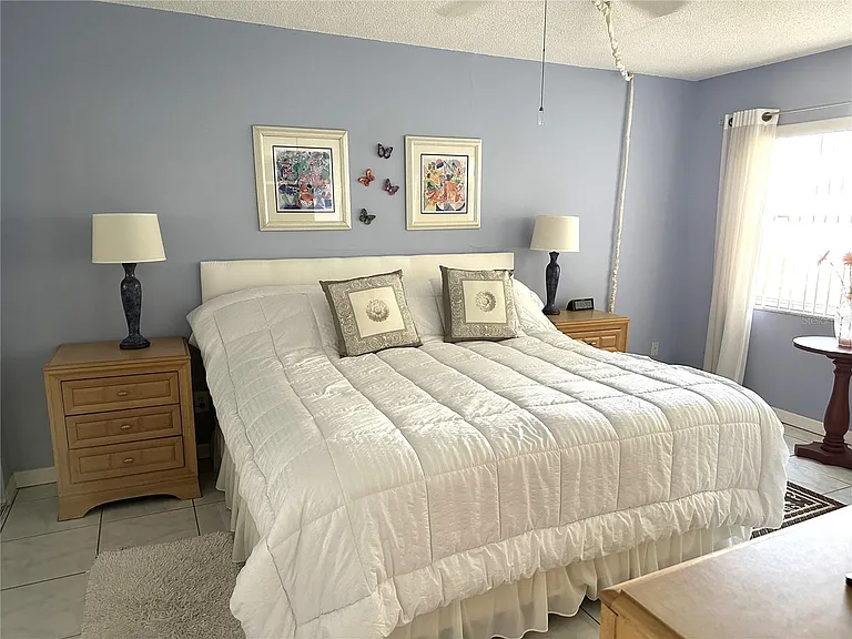 4700 Cove Cir — Photo 23