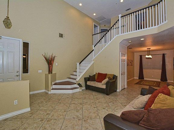 3rd image of 5638 Hunt Club Dr #2