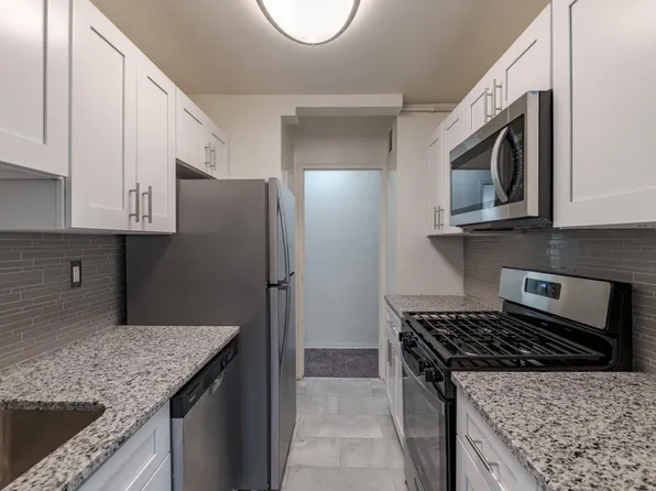 The Carlyle Apartment Homes