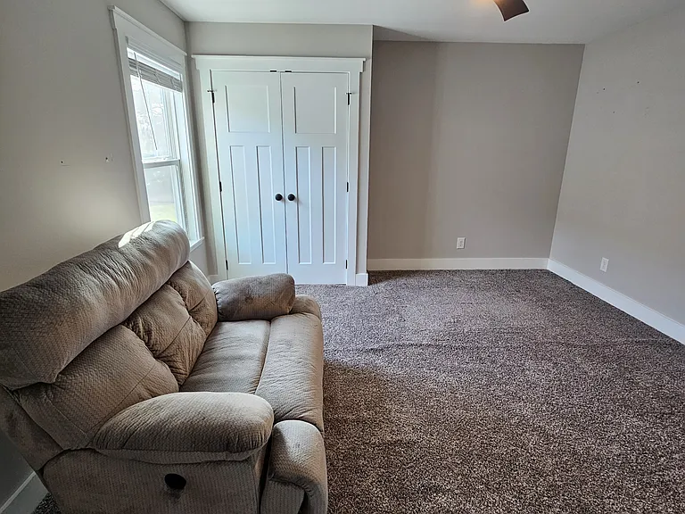 E View Ct — Photo 29