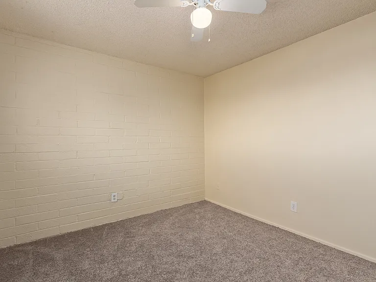 3415 E Earll Dr. — Photo 14