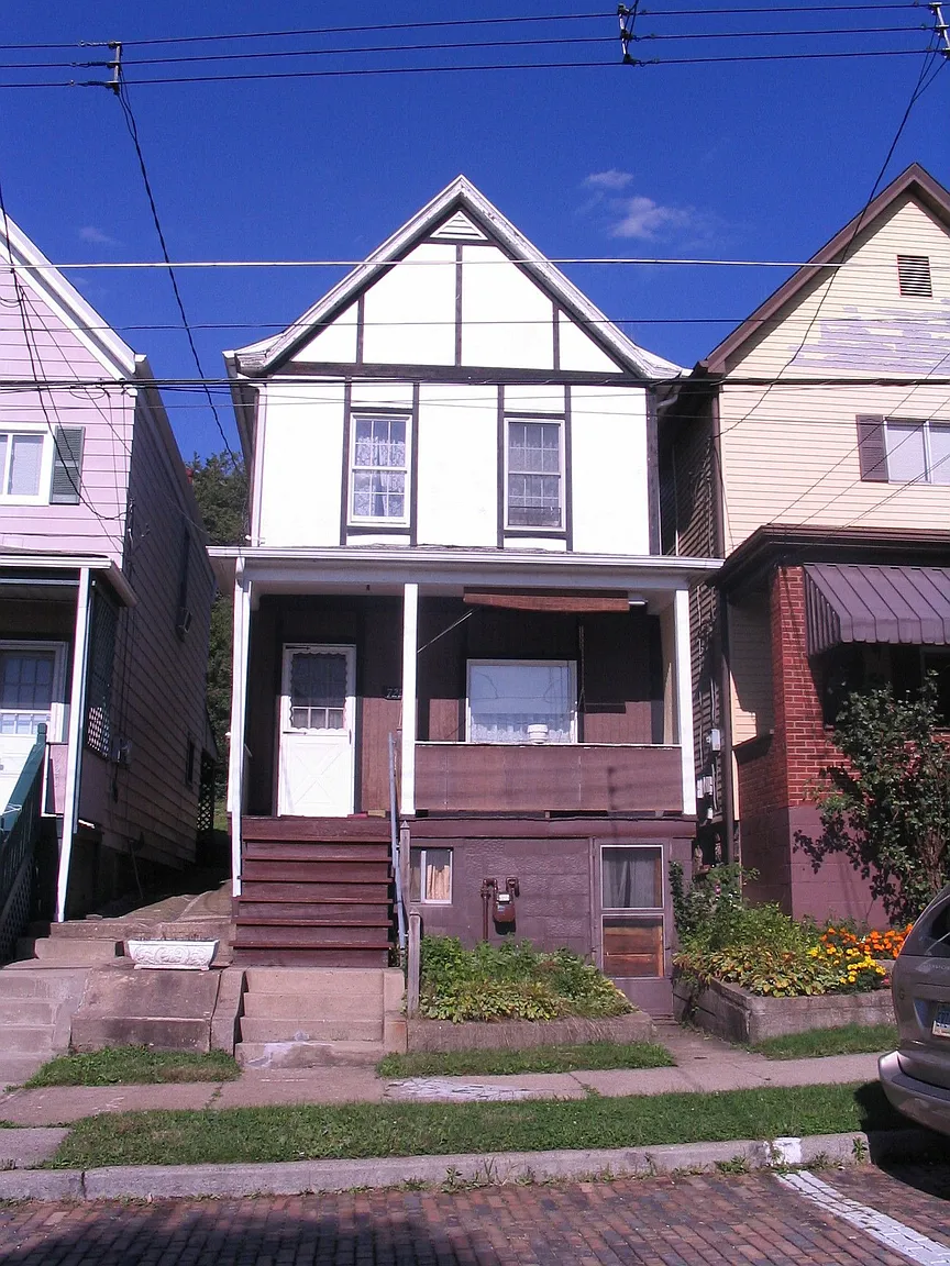 722 10th St photo 1