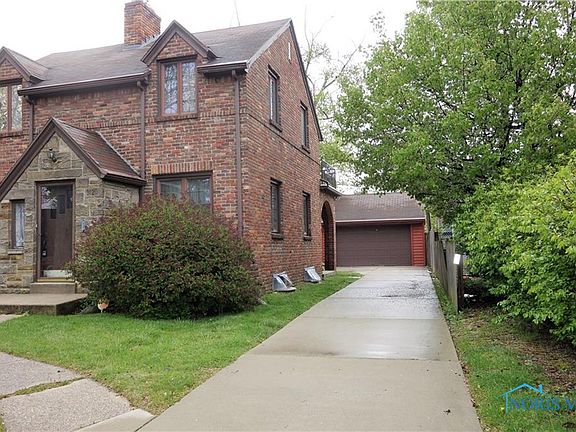 2nd image of 3120 Wendover Dr
