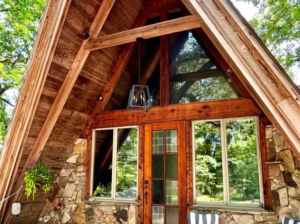 306 Hooper Cemetery Rd, Murray, KY 42071