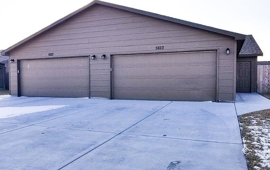1st image of 5621 N Lycee Ct