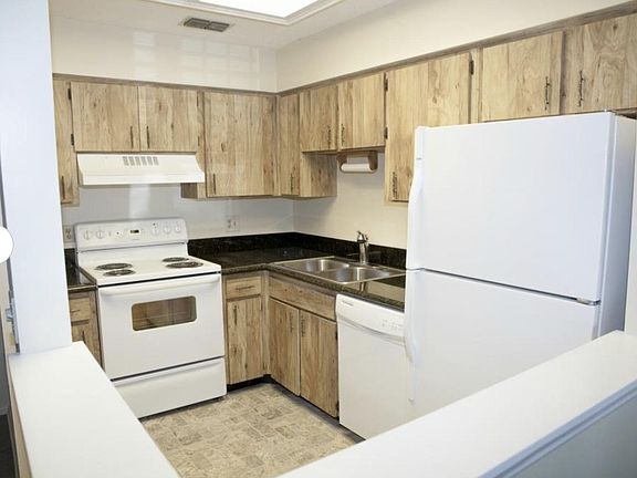 2nd image of 2367 Maben Cir APT P2