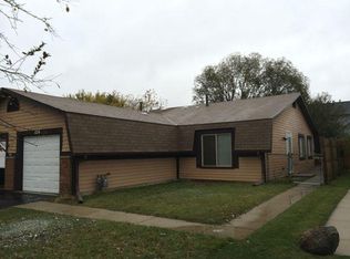 186 Golden Dr, Glendale Heights, IL 60139