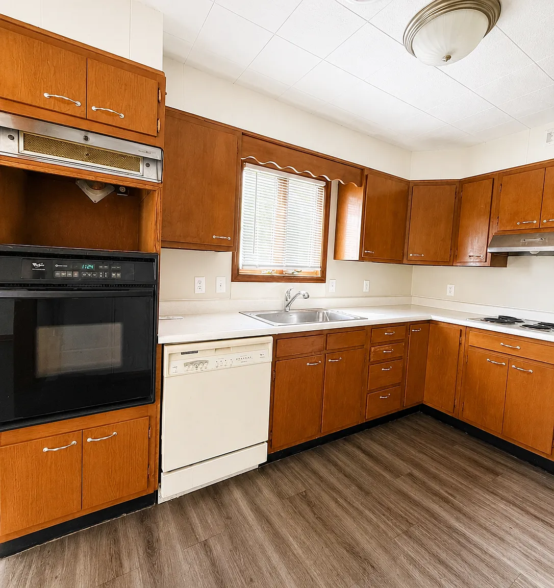 4 bed, 1176 sqft, $1,105 — Photo 3