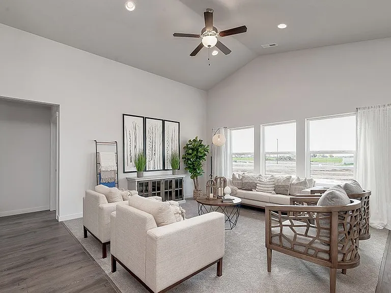 7589 E Declaration Dr — Photo 3