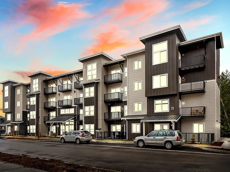 Kingsway Apartments — Photo 36