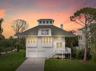 1063 Point Seaside Dr, Crystal Beach, FL 34681