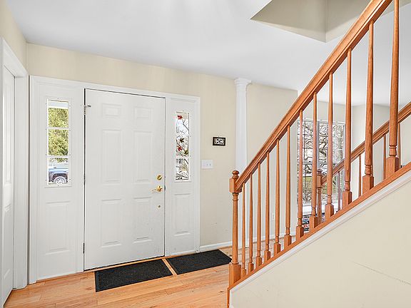 3rd image of 1435 Kelly Green Dr
