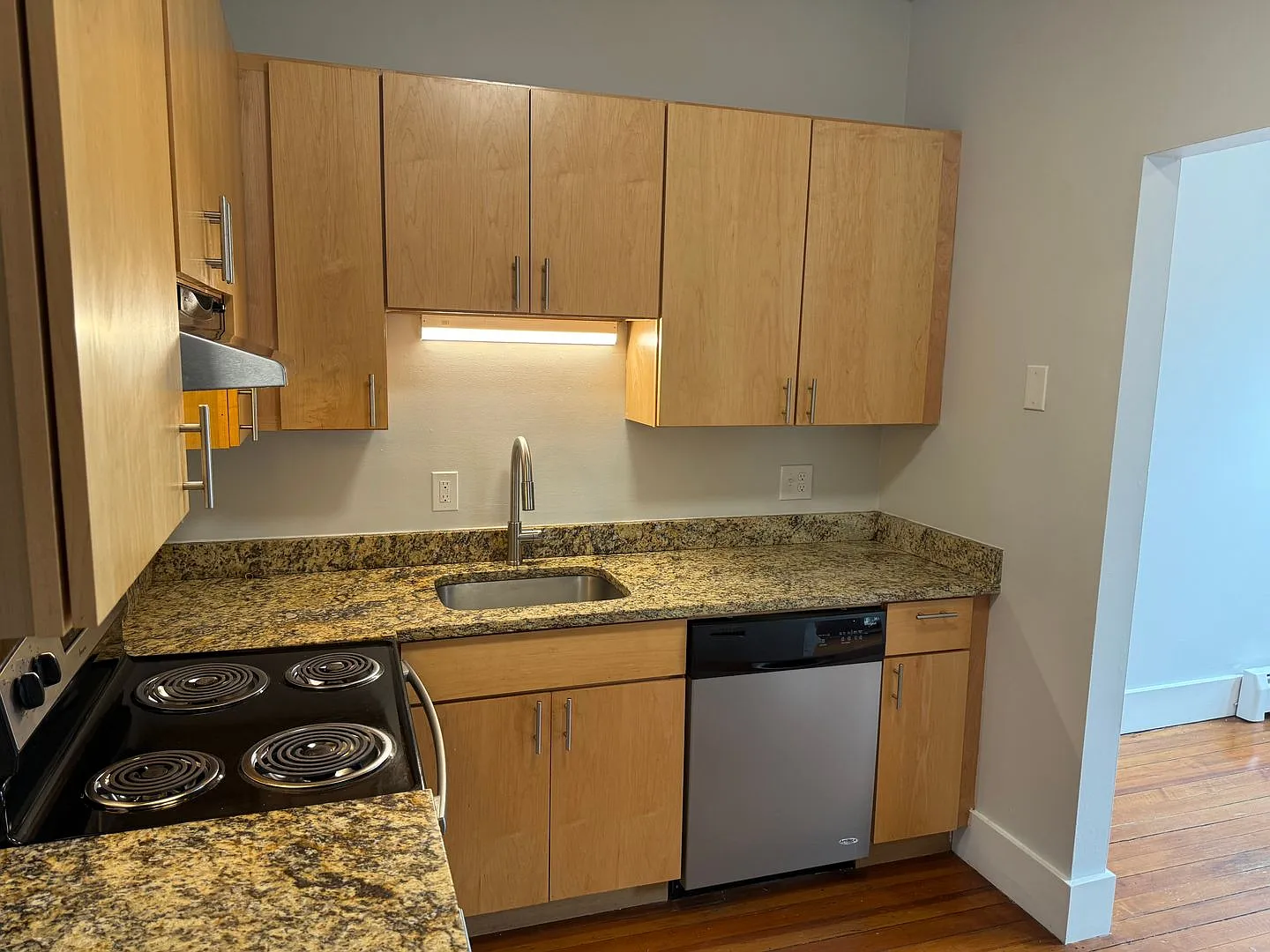 105 Main St — Photo 2