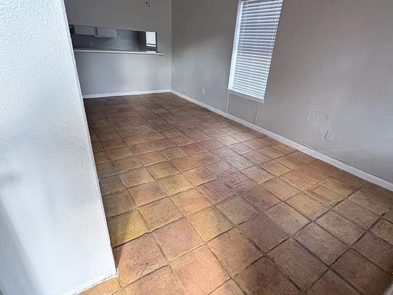 Phoenix Apartments — Photo 1