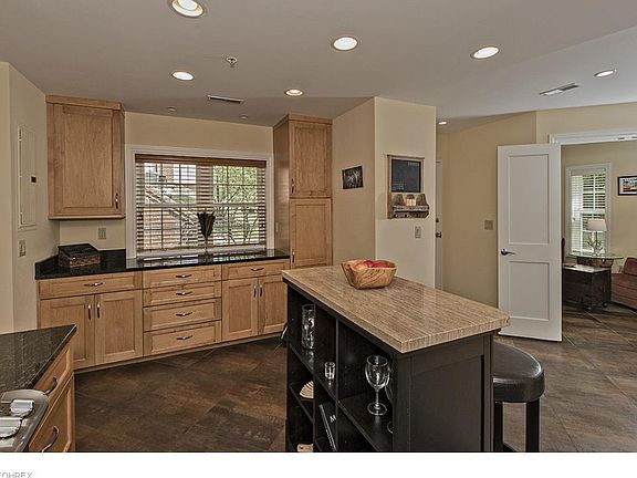 3rd image of 180 Fox Hollow Dr APT 400