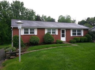 106 W Hempfield Dr, Irwin, PA