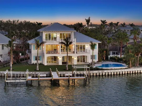 1300 Tangier Way, Sarasota, FL 34239