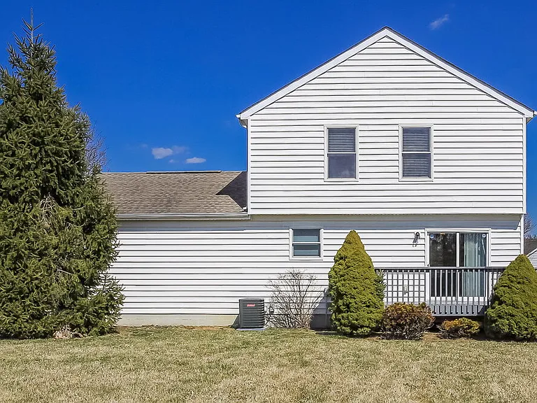 5525 Boucher Dr — Photo 18