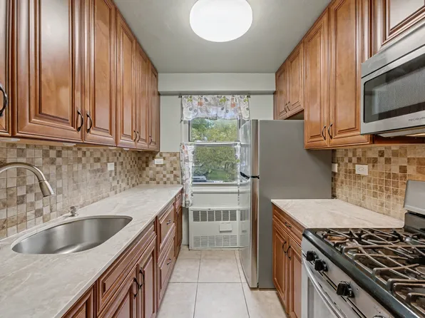 190 Cozine Avenue image 13 of 26