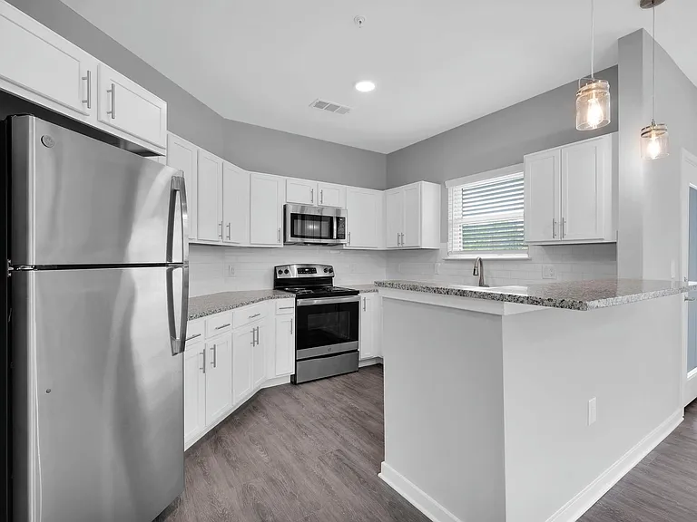 Saddle Brook Landings — Photo 37