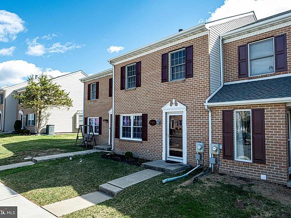 2nd image of 1146 Valley Stream Dr