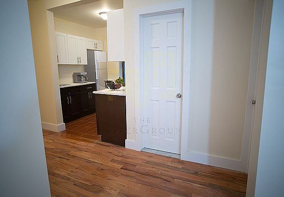 4th image of 668 Hancock St #3F