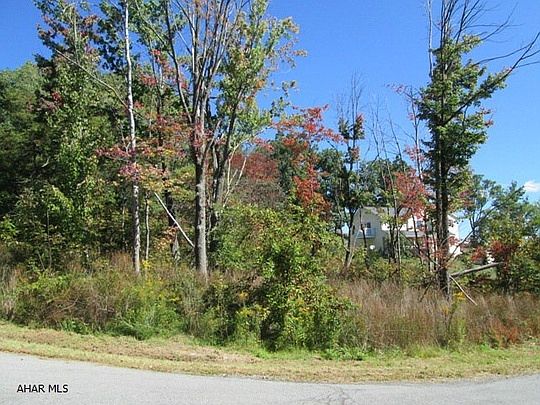 2nd image of 121 Elkview Dr