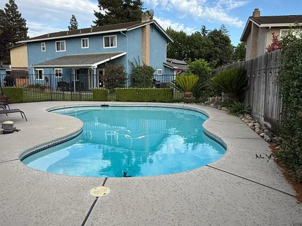 9853 Sleepy Hollow Ct, Stockton, CA 95209